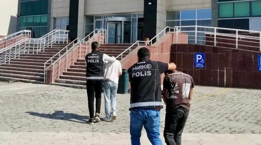 karsta 2 uyusturucu taciri tutuklandi DRrLcHcQ