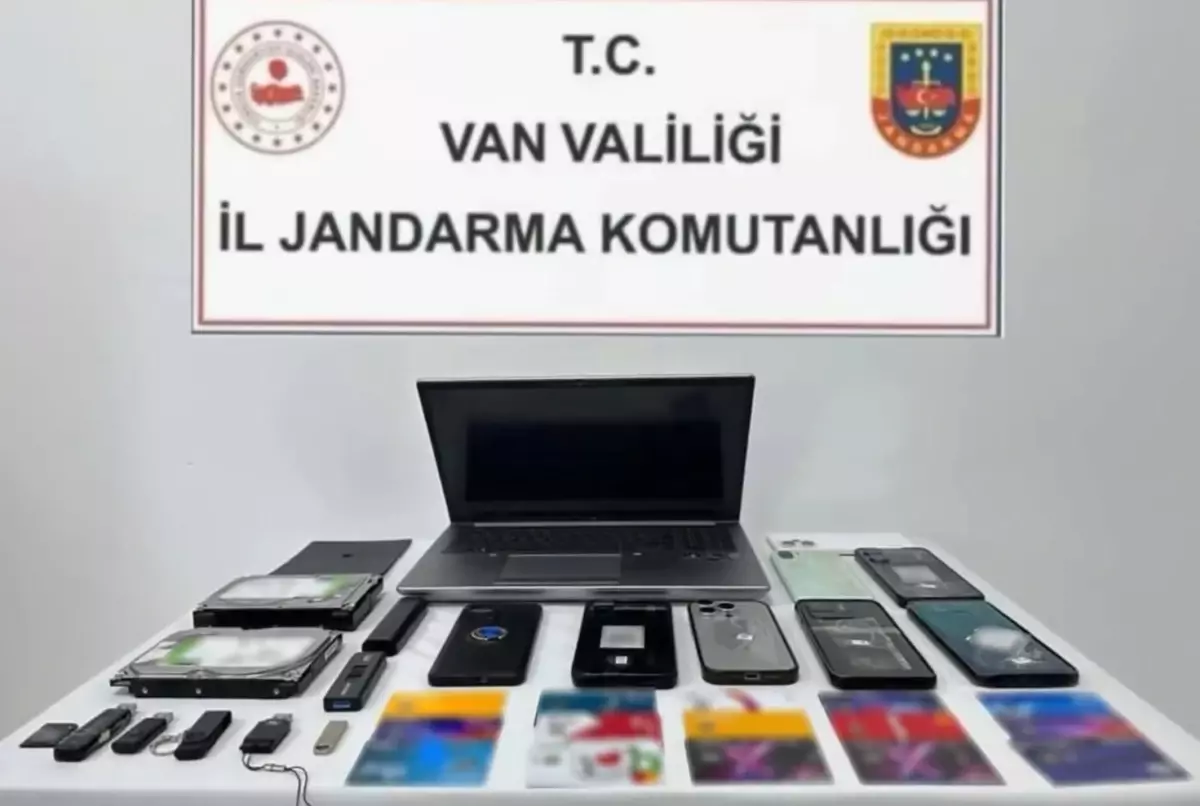 siber suclarla mucadelede 61 supheli yakalandi UrkkbpsJ.jpg