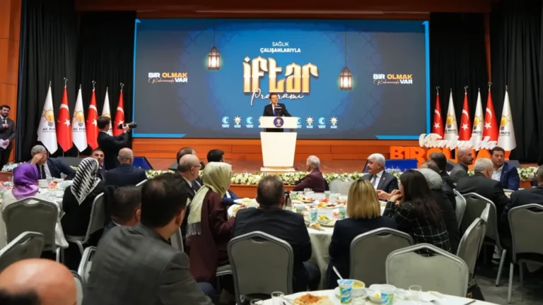 ak-parti-genel-merkez-saglik-politikalari-baskanligindan-saglik-calisanlarina-iftar-programi-O9mhBJQk.webp