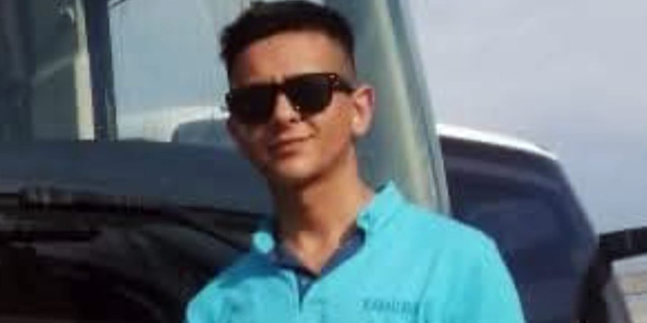 Yüksek Sesle Konuşan Müşteri, Uyarı Üzerine Garsonu Bıçakladı